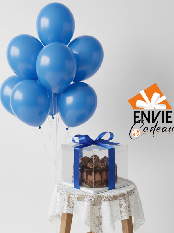 Gâteau d’anniversaire et ballon bleu